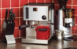 Dreamfarm Grindenstein Knock Box - Red 7 Dreamfarm Grindenstein Knock Box - Red -Coffee Machine Store Dreamfarm Grindenstein Scene FireTruck 12 20465b74 e815 4b85 80ca 03460b3acda1