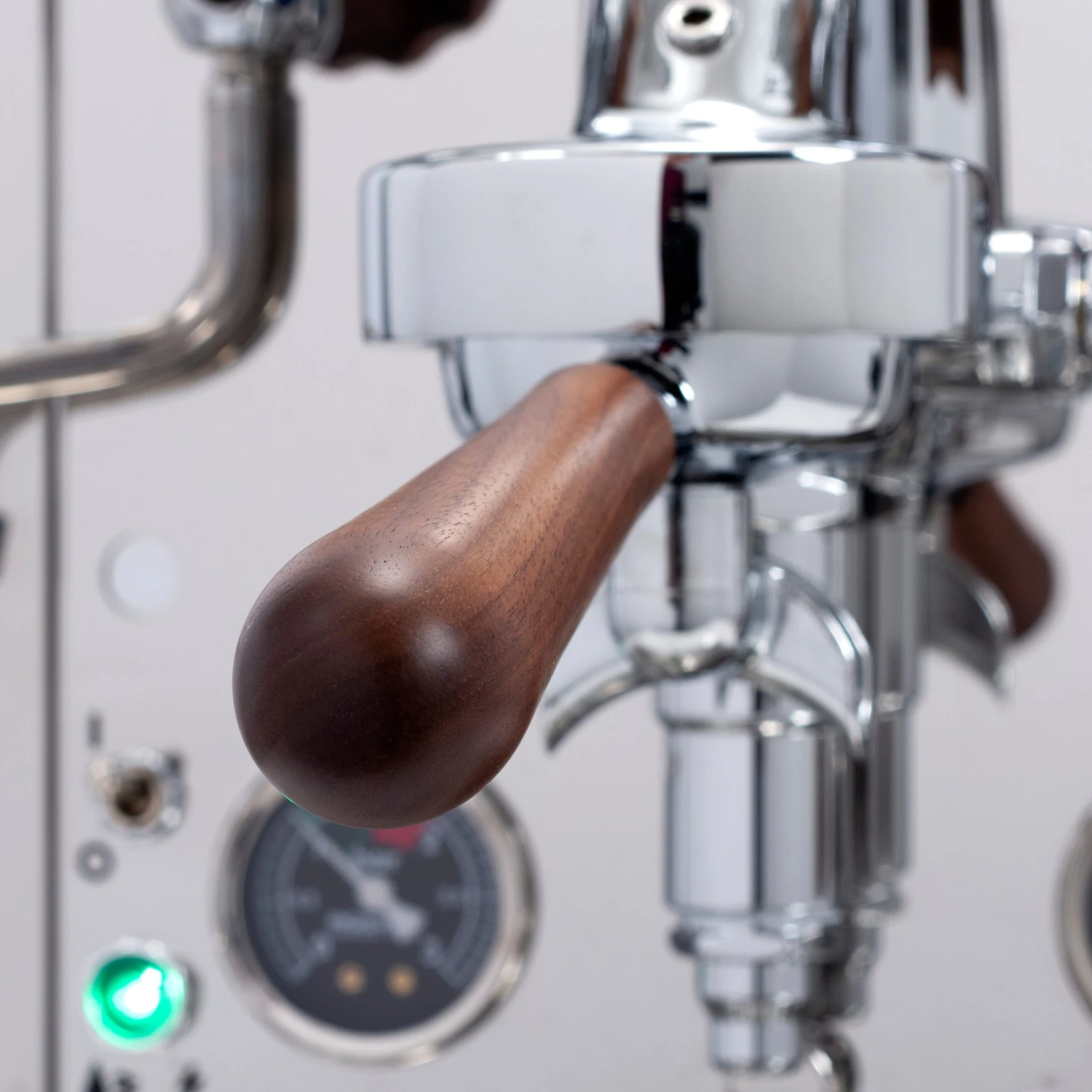 Rocket Espresso Giotto Cronometro R Espresso Machine - Walnut Accents - Image 7