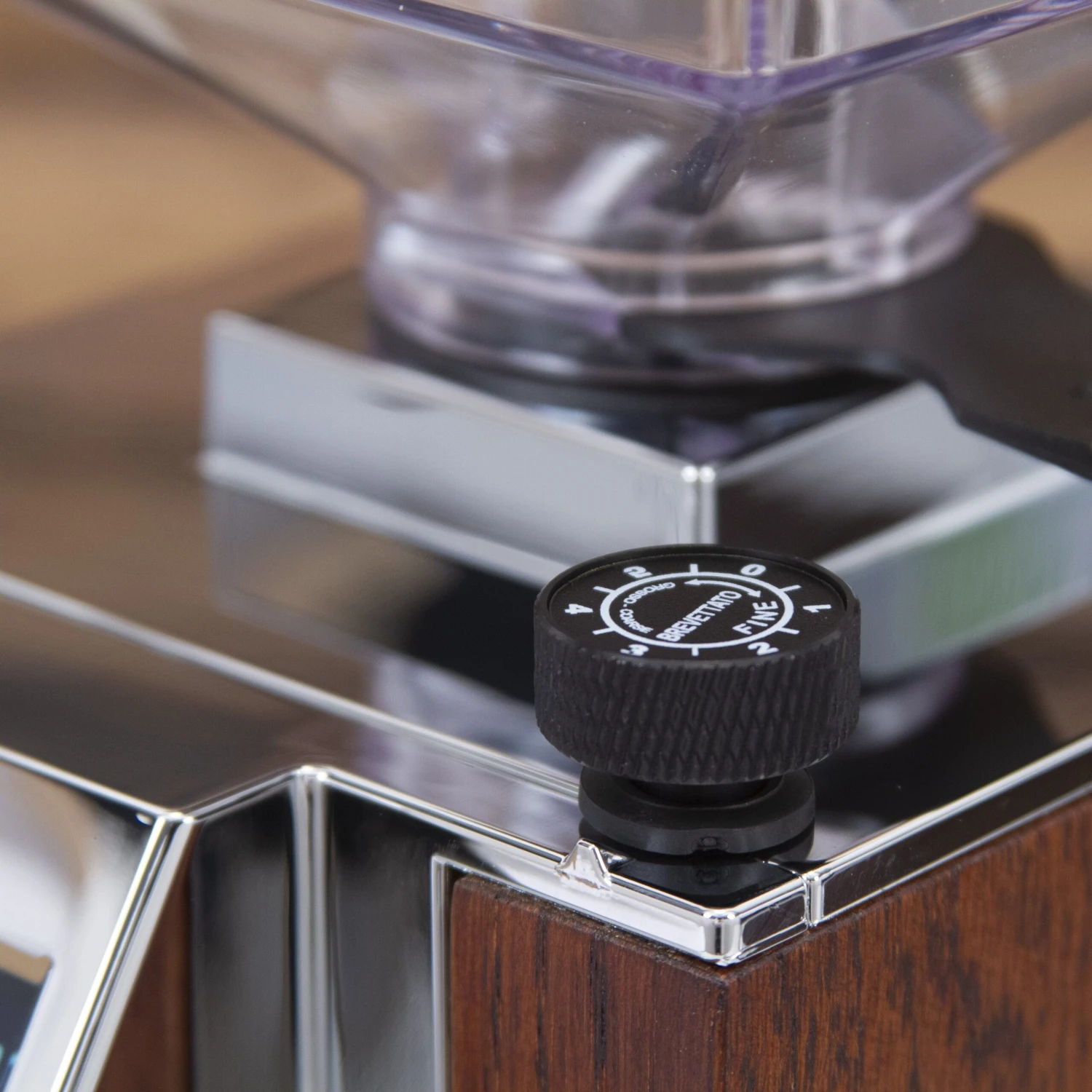 Eureka Mignon Design Coffee Grinder In Stained Walnut 8 Eureka Mignon Design Coffee Grinder In Stained Walnut - Image 6