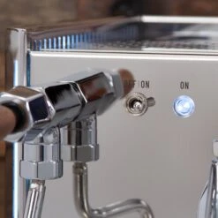 Quick Mill Vetrano Design Espresso Machine - Walnut Accents 28 Quick Mill Vetrano Design Espresso Machine - Walnut Accents -Coffee Machine Store IMG 7402