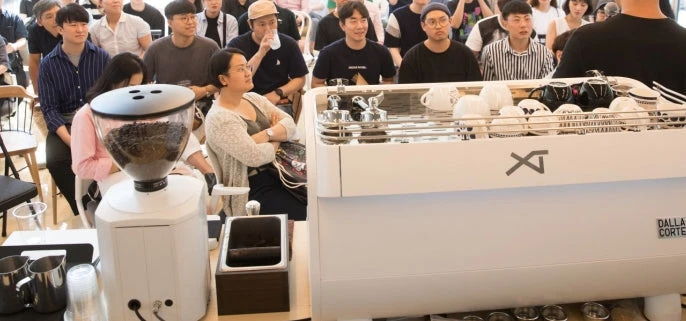 Dalla Corte XT Classic Espresso Machine - 3-Group Total White - Image 7