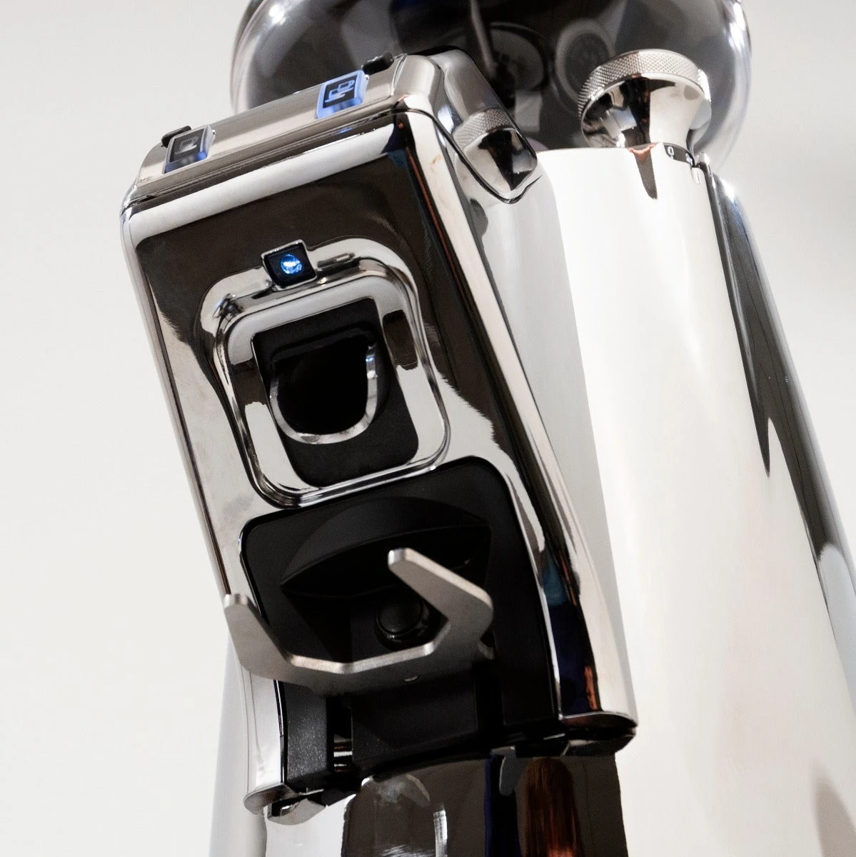 Eureka Olympus 75E High Speed Espresso Grinder In Chrome - Image 4